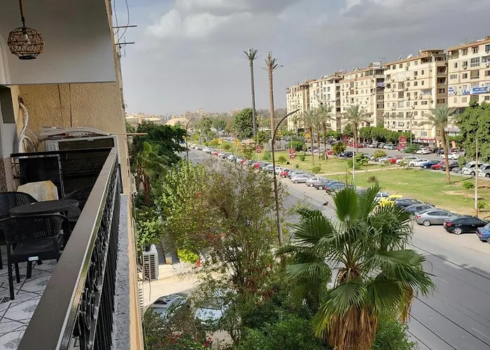 Entire 3Bdr Apartment At Prime Location With Wifi And Garden View Near Cai Airport